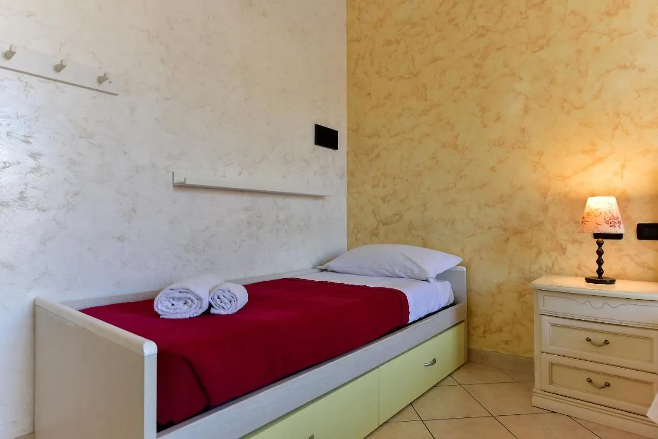 Classic Apartment In Re Di Roma Near The Metro