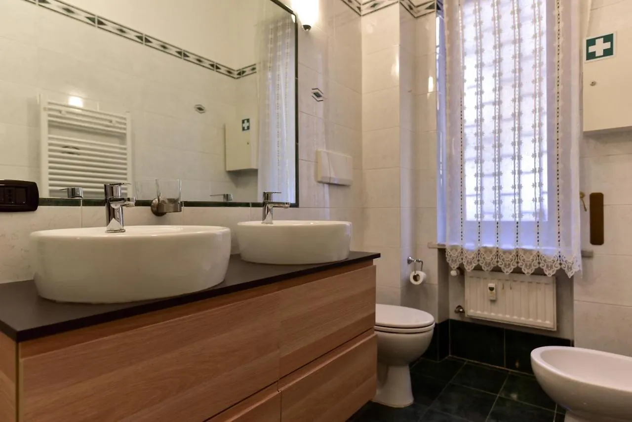 Classic Apartment In Re Di Roma Near The Metro