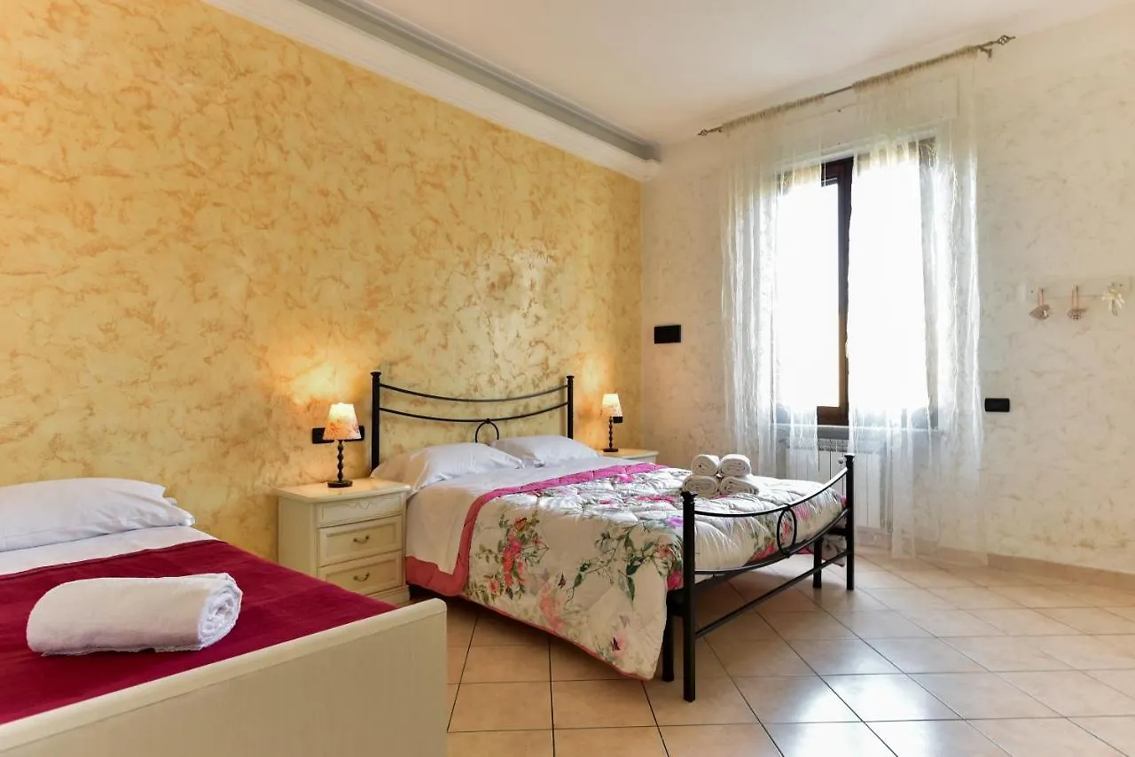 Classic Apartment In Re Di Roma Near The Metro