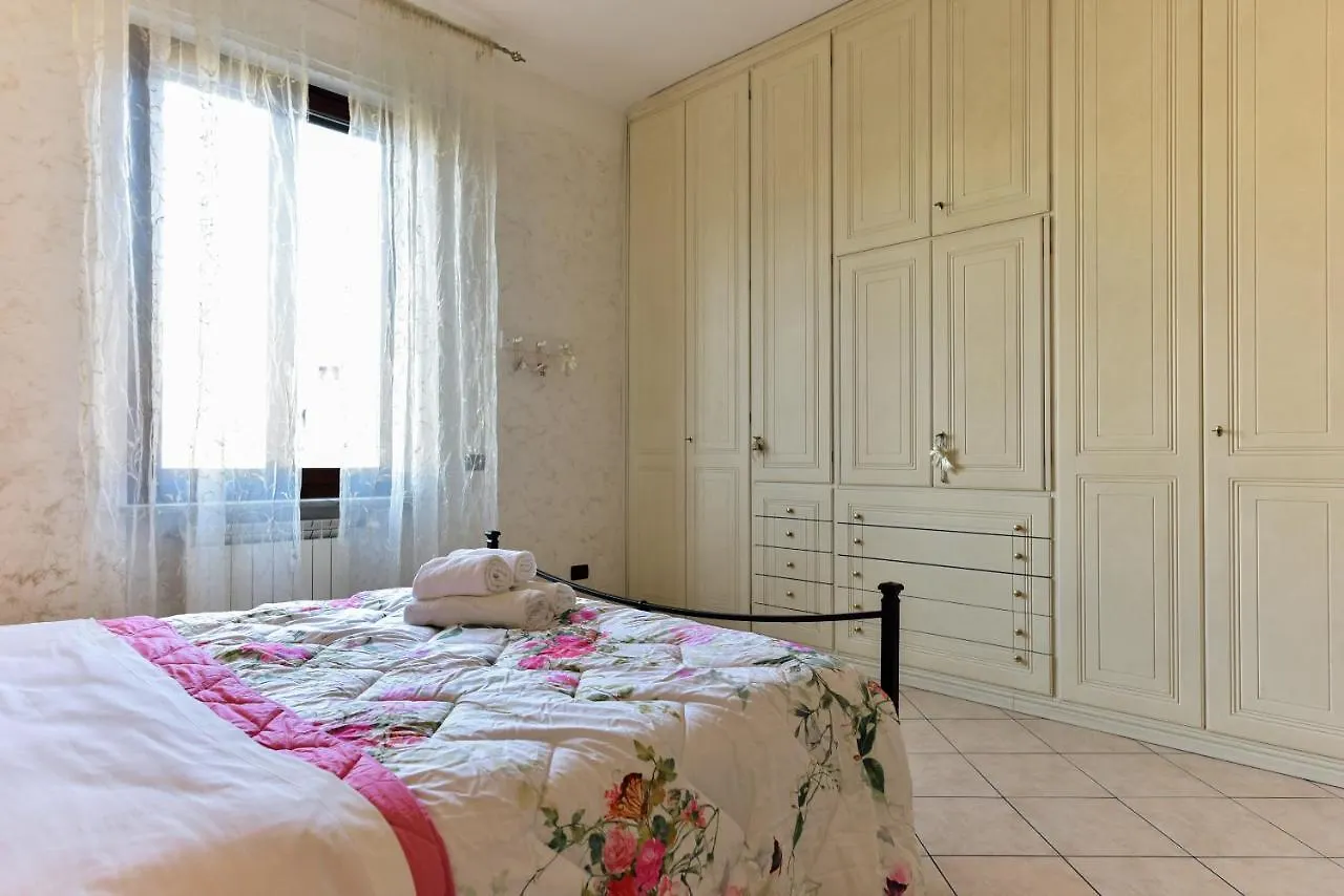 Classic Apartment In Re Di Roma Near The Metro  Rome