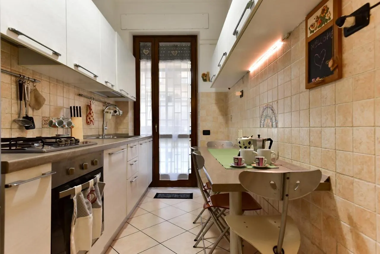 Classic Apartment In Re Di Roma Near The Metro