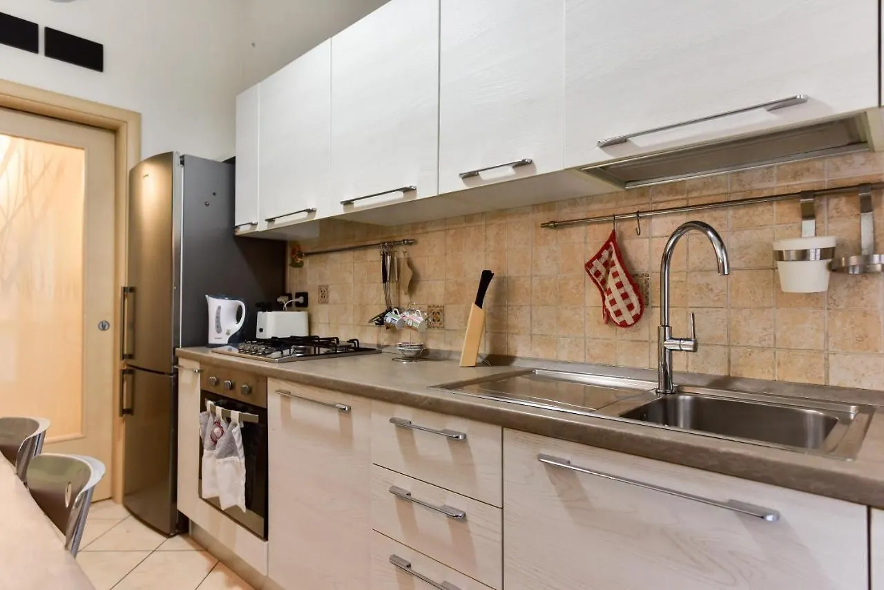 Classic Apartment In Re Di Roma Near The Metro 0*, Rome Italy