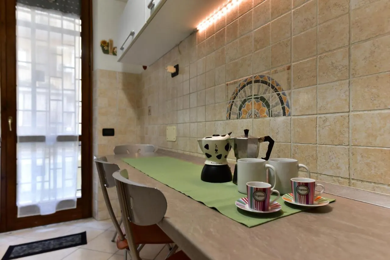 Classic Apartment In Re Di Roma Near The Metro 0*, Rome
